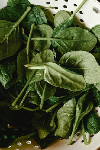 Can Eating a Handful of Raw Spinach in the Morning Make You Healthier?